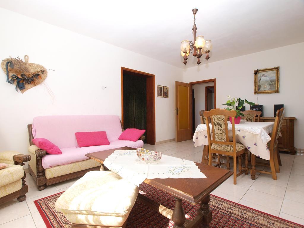 Peruški Apartment Luisa 1437 מראה חיצוני תמונה