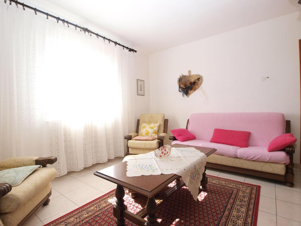 Peruški Apartment Luisa 1437 מראה חיצוני תמונה