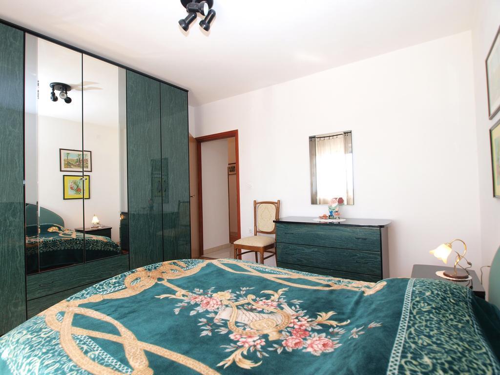 Peruški Apartment Luisa 1437 מראה חיצוני תמונה