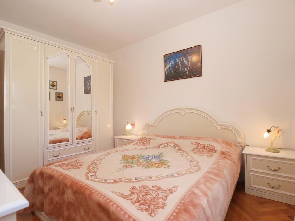 Peruški Apartment Luisa 1437 מראה חיצוני תמונה