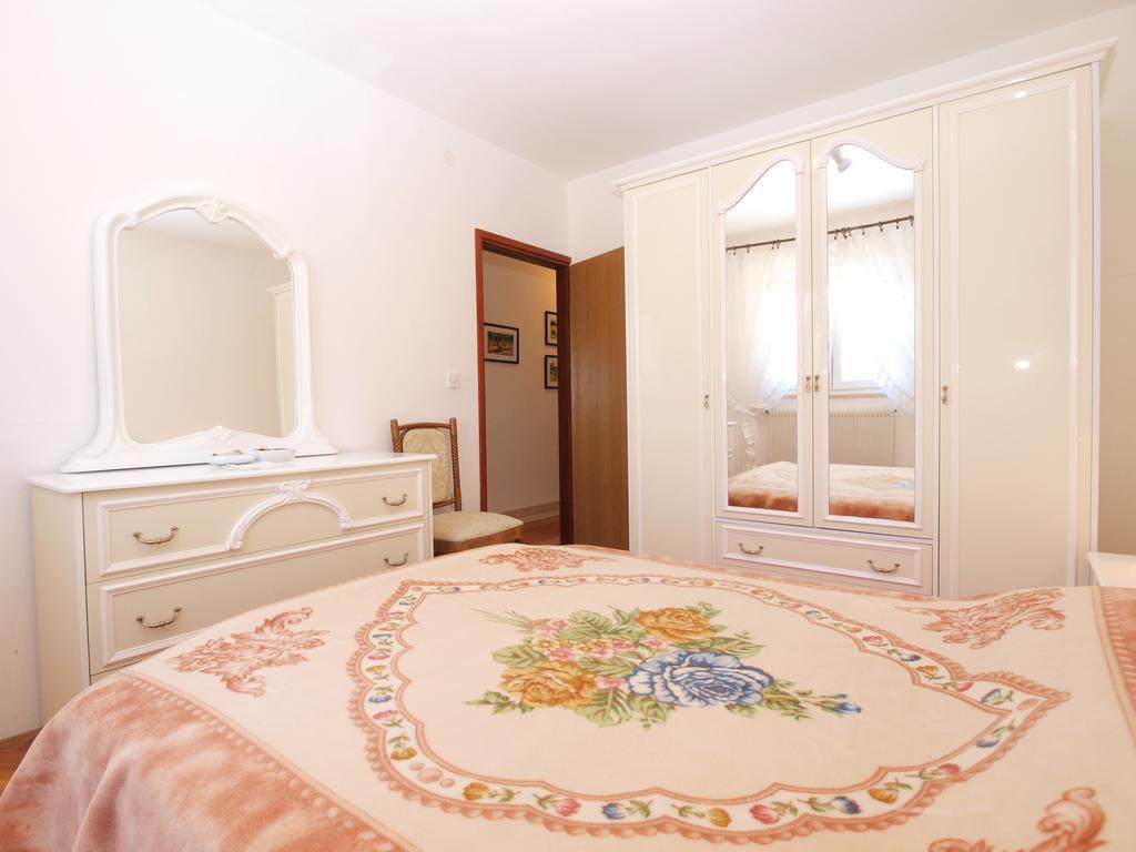 Peruški Apartment Luisa 1437 מראה חיצוני תמונה