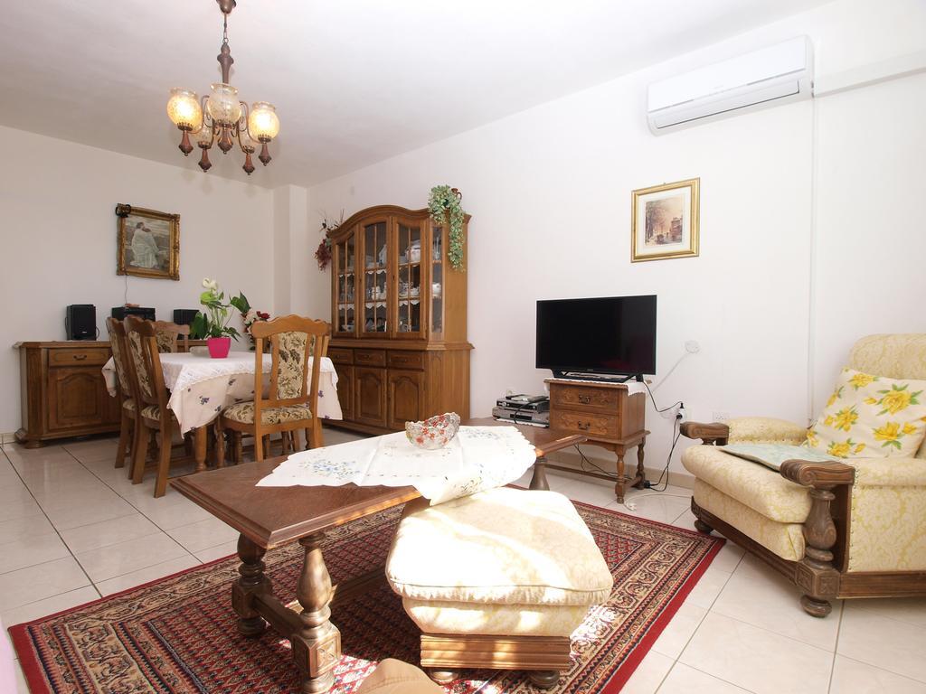 Peruški Apartment Luisa 1437 מראה חיצוני תמונה