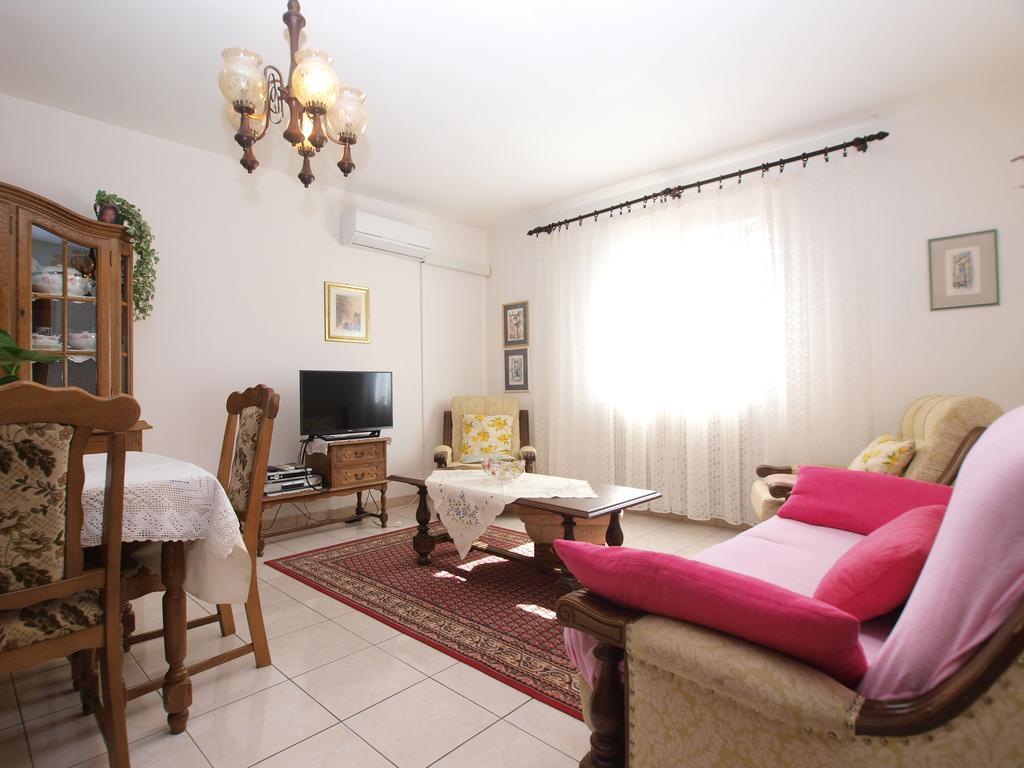 Peruški Apartment Luisa 1437 מראה חיצוני תמונה