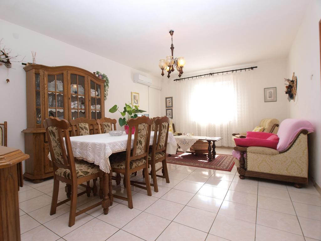 Peruški Apartment Luisa 1437 מראה חיצוני תמונה