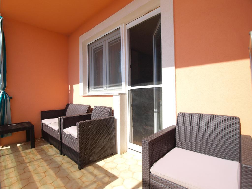 Peruški Apartment Luisa 1437 מראה חיצוני תמונה