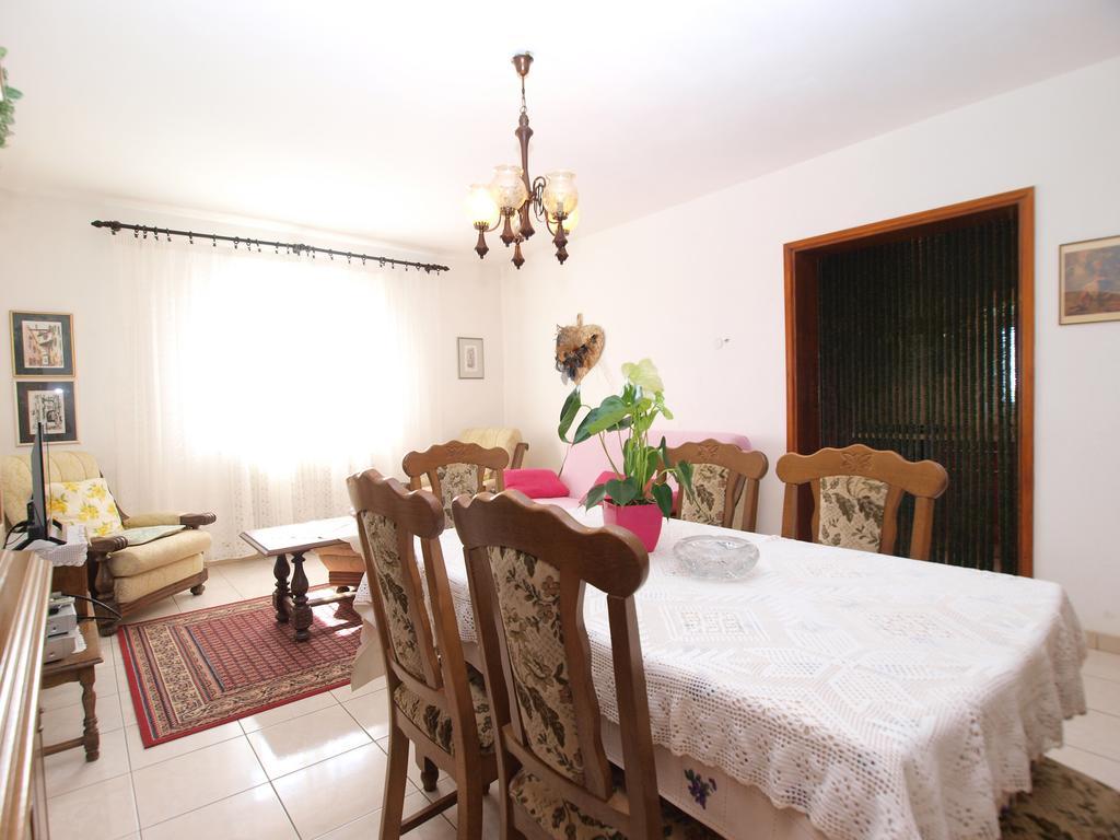 Peruški Apartment Luisa 1437 מראה חיצוני תמונה